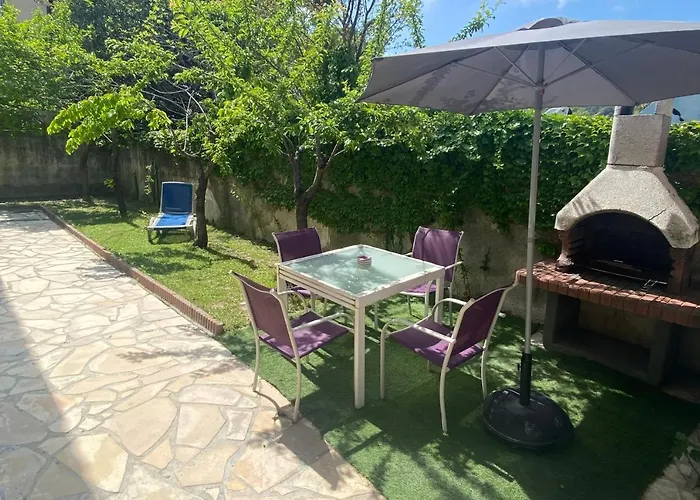 3 Pièces climatisé en rez de jardin avec piscine